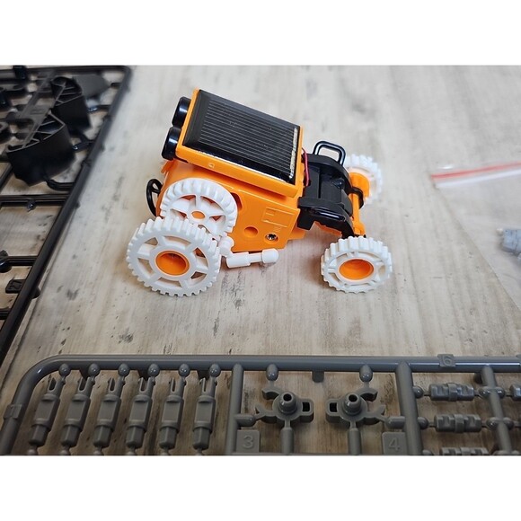 Green Energy 7-in-1 Solar Robot STEM DIY Kit | Buildable Solar Toy for Kids 10+ - Picture 14 of 16